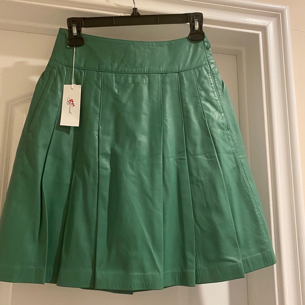 Green Pleated Leather Mini Skirt NWT size 6